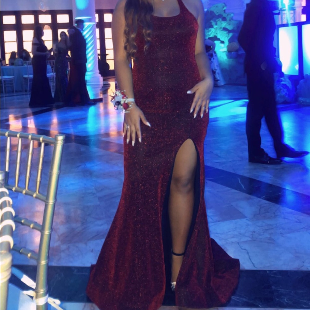 Mermaid-tail open back red dress